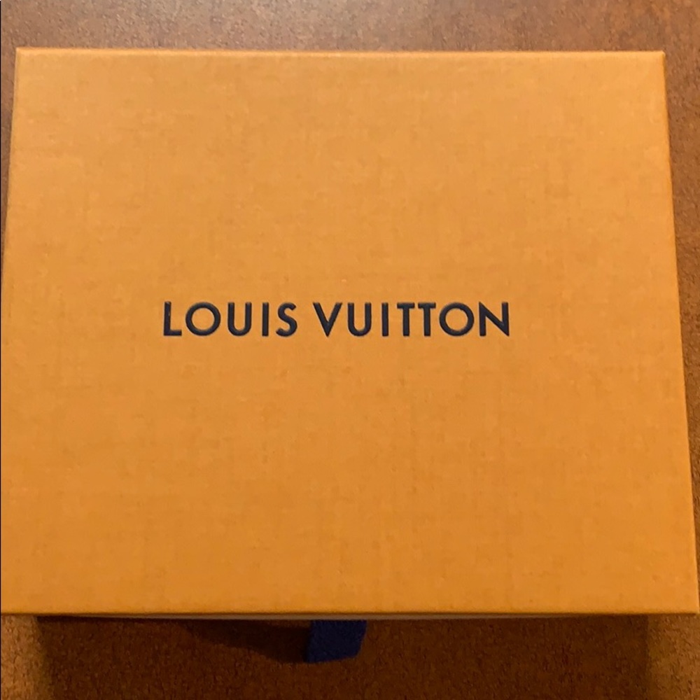 Louis Vuitton wallet box with a pouch